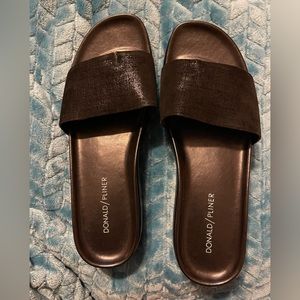 Donald pliner sandals new with box.